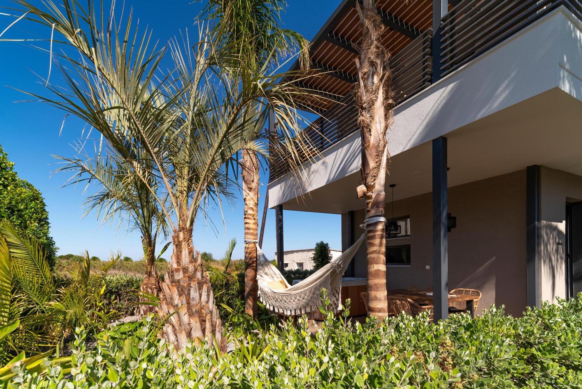 Palmeral Luxury Suites Kremastí Quarto foto